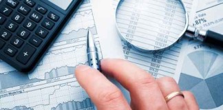 Making Money with Specialization in Sports Betting spcialization-magnifying-glass-sports-betting-graphs