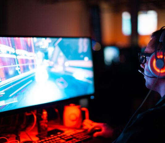 Top Mistakes You Must Avoid While Playing Online Games top-mistakes-you-must-avoid-while-playing-online-games